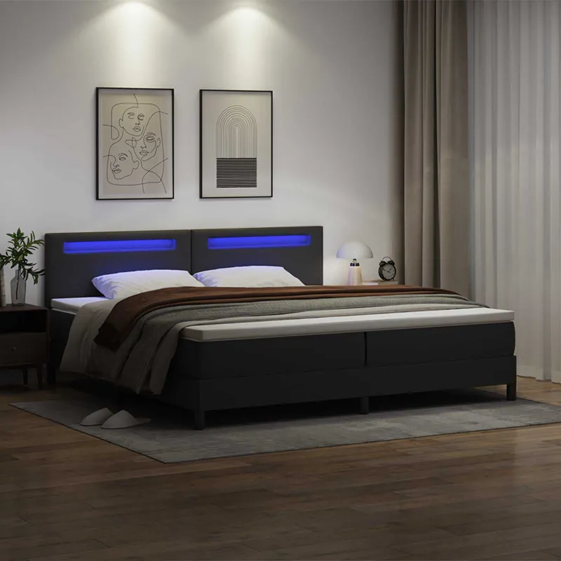 Kiemas lova su čiužiniu su LED Juoda 200 x 200 cm Dirbtinė oda