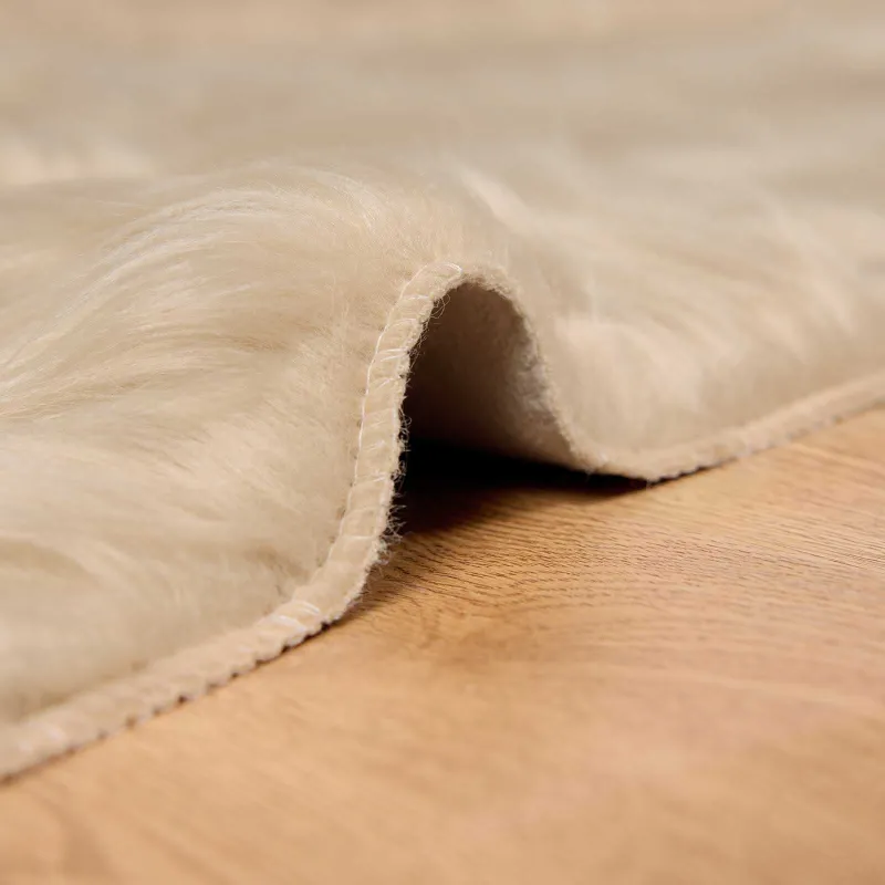 Dirbtinio avių kailio kilimas TAFALLA Smėlio 160 x 230 cm