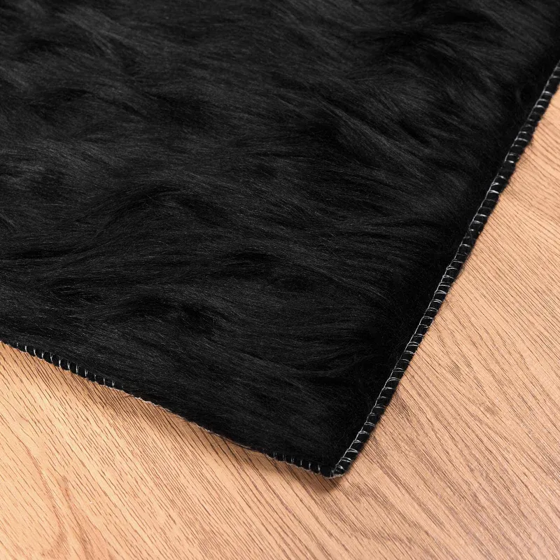Dirbtinio avių kailio kilimas TAFALLA Juoda 120 x 120 cm
