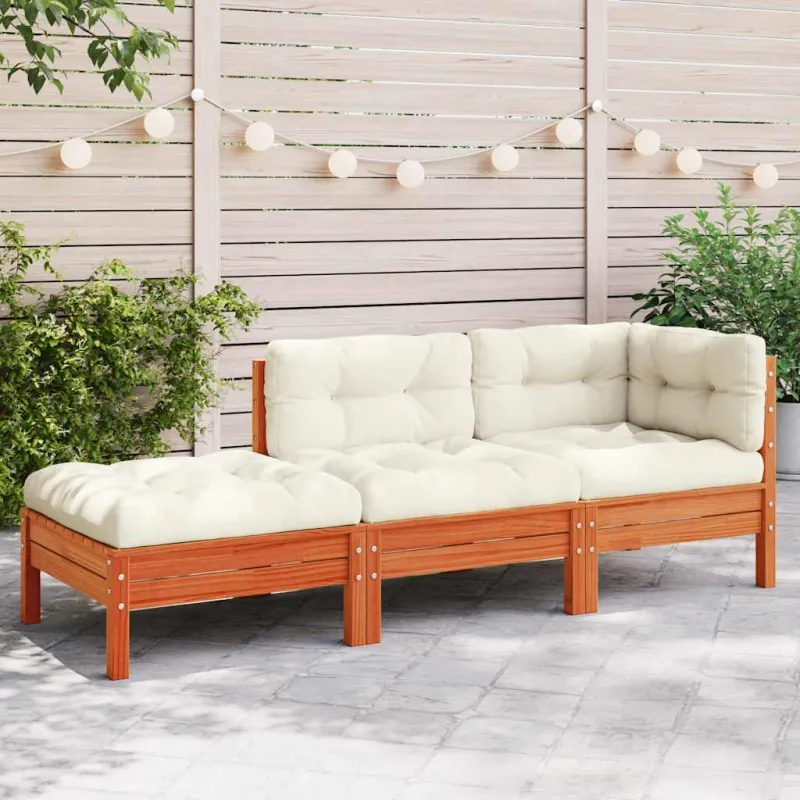 trivietė sodo sofa su pagalvėlėmis ir pakoja