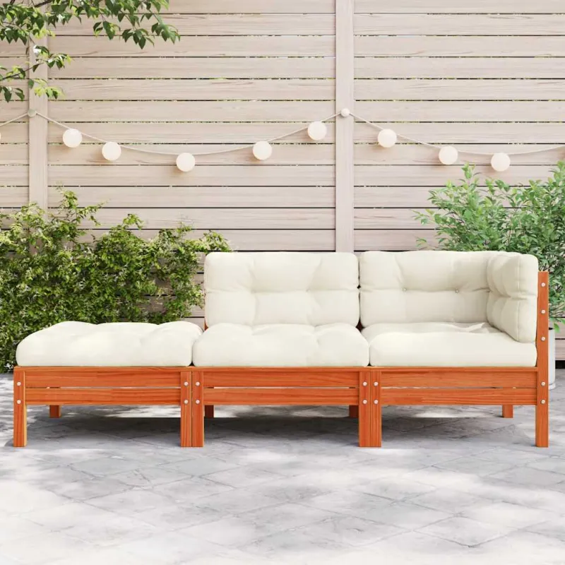 trivietė sodo sofa su pagalvėlėmis ir pakoja