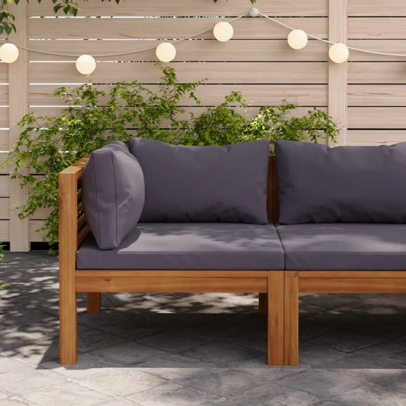 Modulinė kampinė sofa su tamsiai pilkomis pagalvėmis, akacija